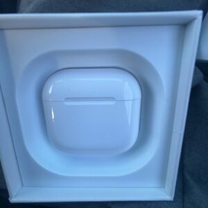 Apple White Earbud Headphones